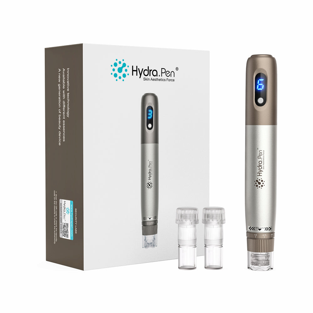 HydraPen h3 microneedling pen with LED speed display, two needle cartridges, and packaging – professional device for skin treatment and serum application.