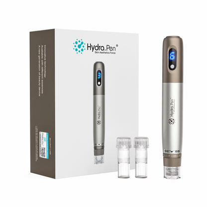 HydraPen h3 microneedling pen with LED speed display, two needle cartridges, and packaging – professional device for skin treatment and serum application.